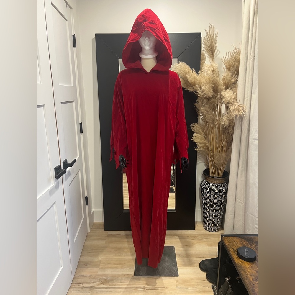 Red Hooded Velvet Robe Costume O/S